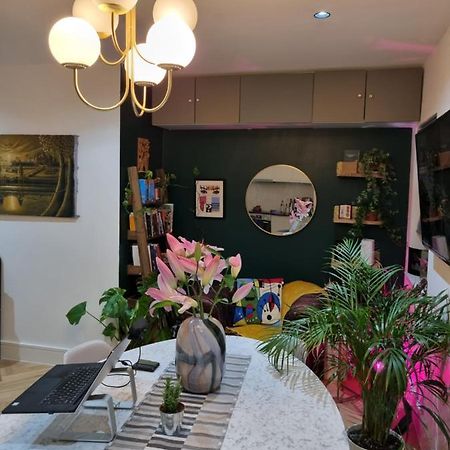 Bright Spacious Apartment In The Park Лондон Екстер'єр фото