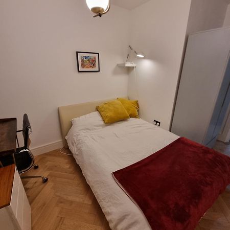 Bright Spacious Apartment In The Park Лондон Екстер'єр фото