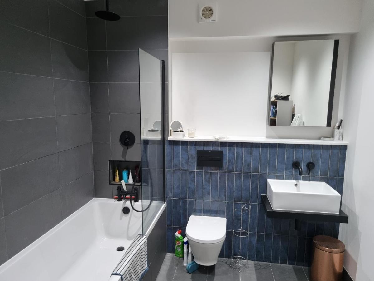 Bright Spacious Apartment In The Park Лондон Екстер'єр фото