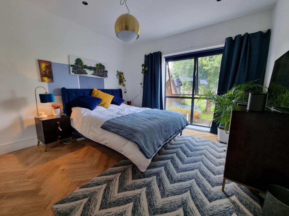 Bright Spacious Apartment In The Park Лондон Екстер'єр фото