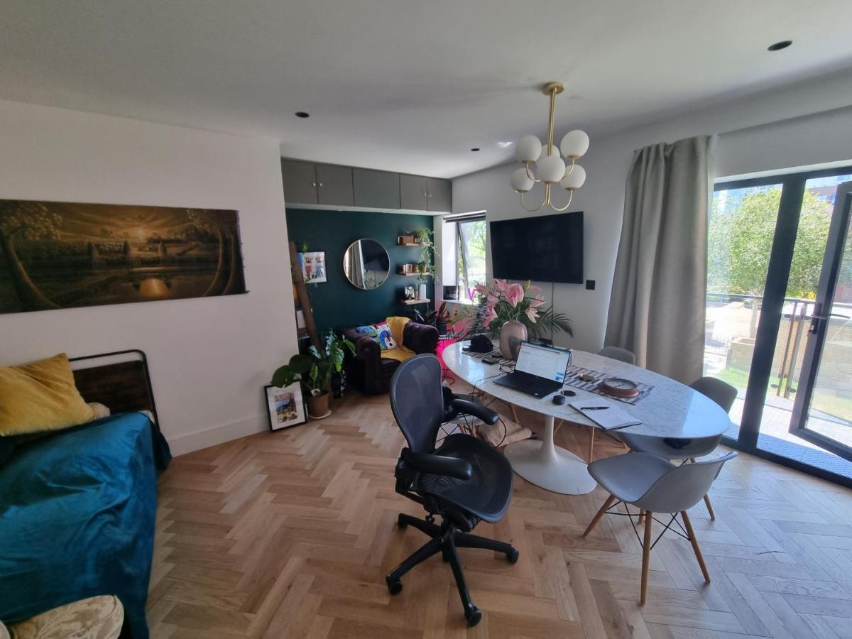 Bright Spacious Apartment In The Park Лондон Екстер'єр фото