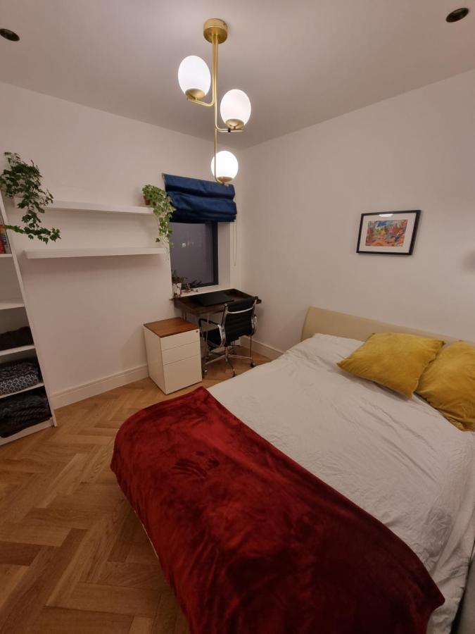 Bright Spacious Apartment In The Park Лондон Екстер'єр фото